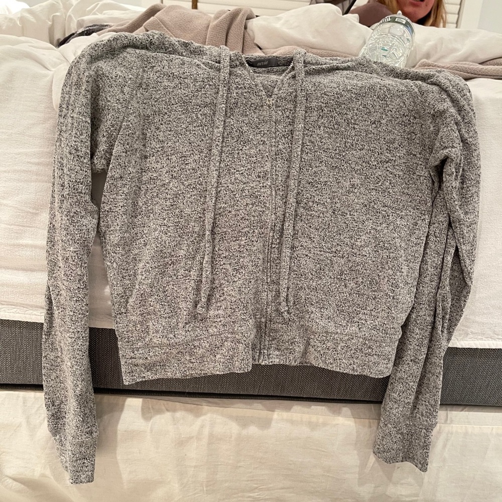 Cropped soft AERIE heather gray zip up hoodie